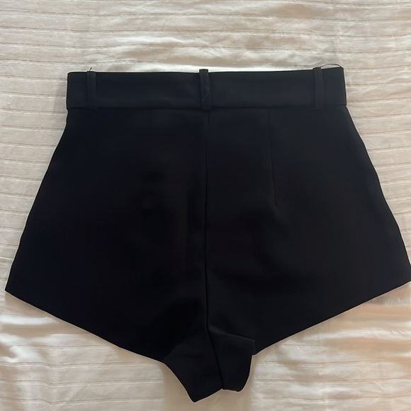 Black shorts - Picture 4 of 11